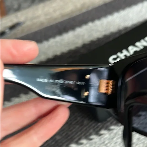 CHANEL Black Sunglasses with Gold Logo - Picture 6 of 11